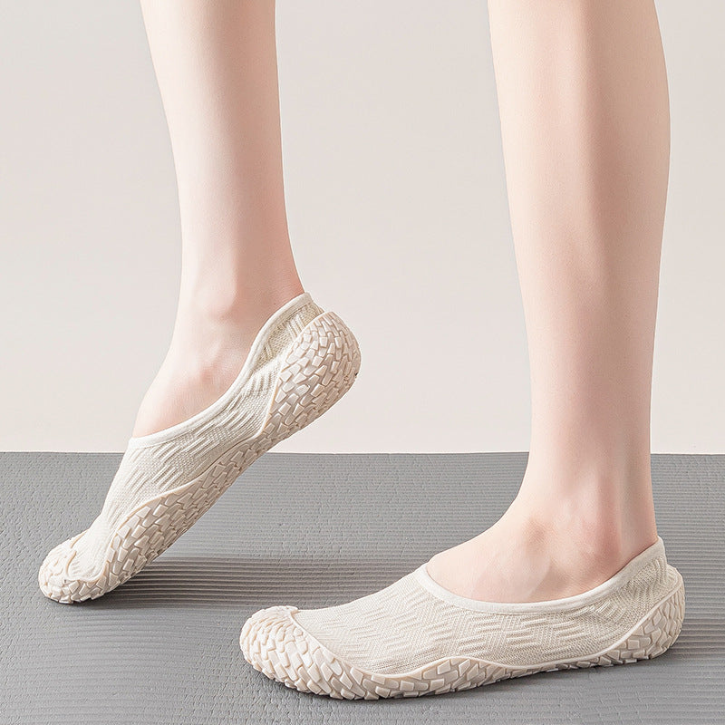 Machine washable silent indoor fitness shoes ultra-light non-slip shock-absorbing soft-soled yoga sneakers